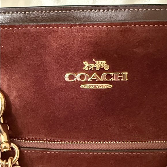 🤎Coach EUC Vintage Brown SuedeGallery Tote /Zipper Closure/Gold Hardware/Charms - Picture 10 of 10